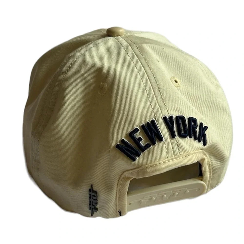 NEW YORK YANKEES LOGO SUBWAY SERIES SNAPBACK Pro Standard Hat Cream